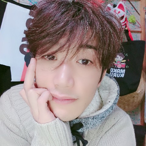 まこるるのアーティスト写真